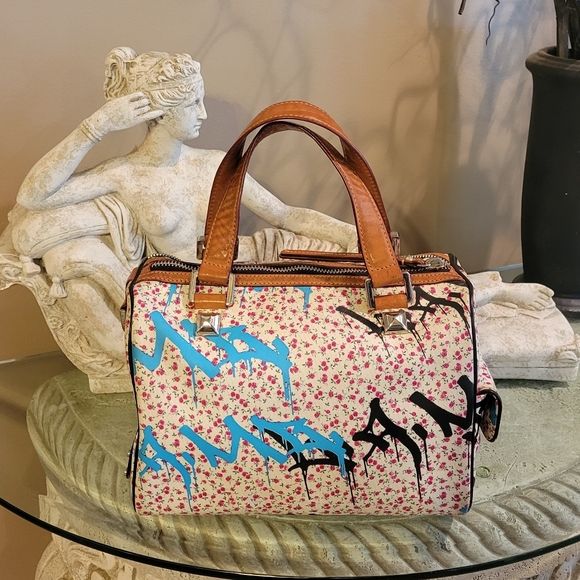 L.A.M.B. by Gwen Stefani Ditzy Graffiti Zipper Flower Bag #402 - Picture 7 of 17